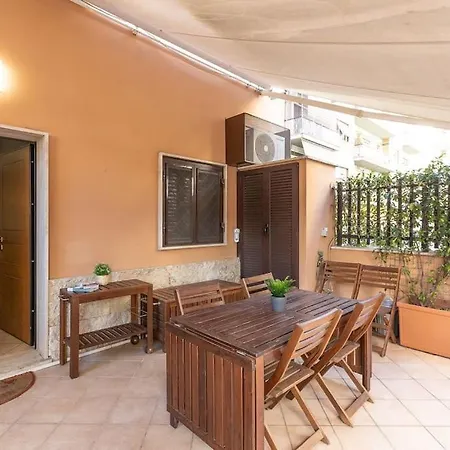 Romeo Garden By In Apartment Rom